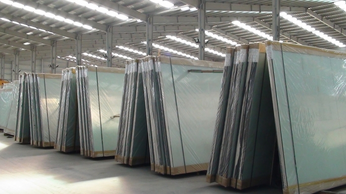 giá kính 10mm cường lực